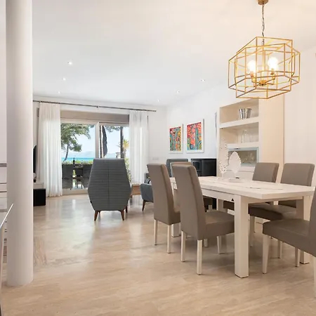 Casa vacanze Exclusiva En Primera Linea De Playa En Con Jacuzzi